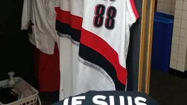 Rockets arrasa en la decimocuarta derrota consecutiva de NYK; Walker desquicia a Toronto