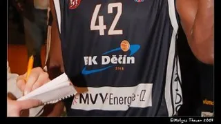 Albert Moncasi no sigue en Girona FC que ficha a John Ofoegbu