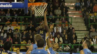 Un COB al alza se lleva el derbi gallego ante Breogán. Pierre Oriola, MVP de la jornada