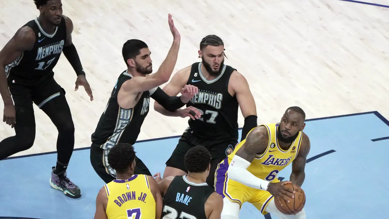 NBA Playoffs: Bucks vence sin Giannis, Grizzlies gana sin Morant. Nuggets coloca el 2-0