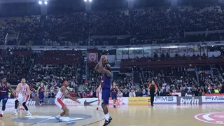 El Barça Lassa asalta el Pireo de la mano de Singleton (55-76)