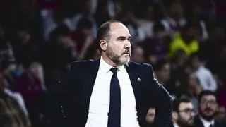 “Justo, pero va a estar” Chus Mateo se pronuncia sobre Musa y la lesión de Deck