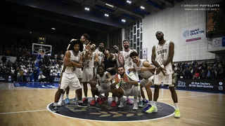 Un alley-oop descomunal en Francia, lo mejor de la jornada