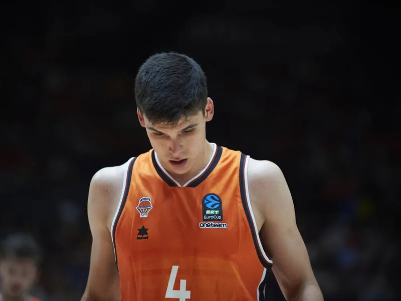 Y cuando nadie lo esperaba… el Real Madrid vuelve a por un antiguo objetivo de fichaje y estrella en Valencia Basket