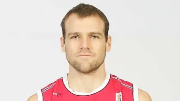 Los problemas físicos del juego exterior obligan al Assignia a reforzarse con un retorno, el de Ferran Laviña