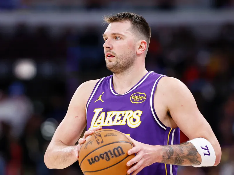 En Liubliana, Luka Doncic toma las riendas de los Lakers