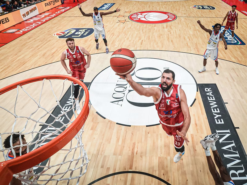 Entre nervios y cosas de gran jugador: Así ha sido el debut de Mirotic en Italia