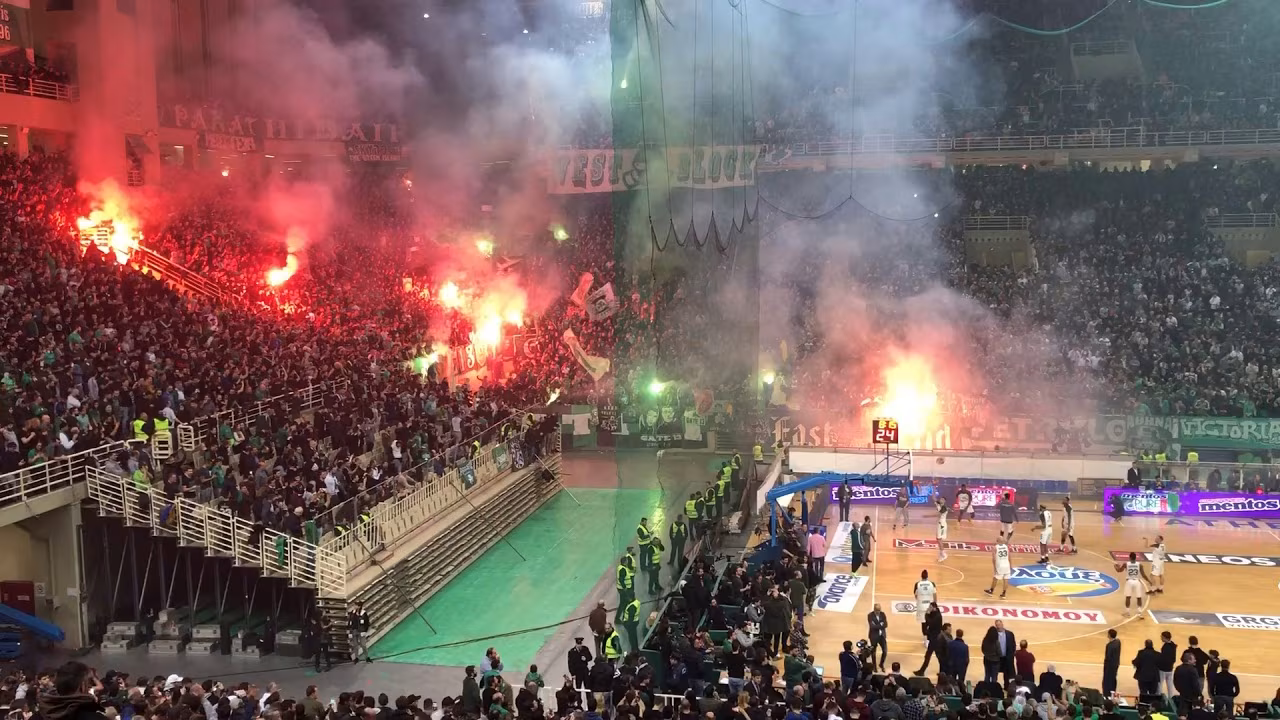 El clásico más salvaje de Europa: antecedentes de violencia en el derbi griego