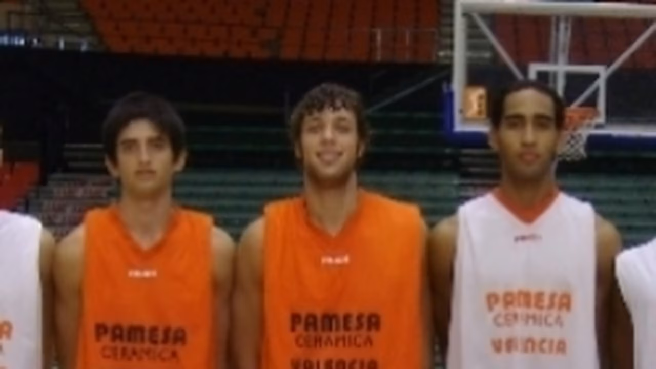 Víctor Hidalgo cierra el juego interior del Leyma Básquet Coruña