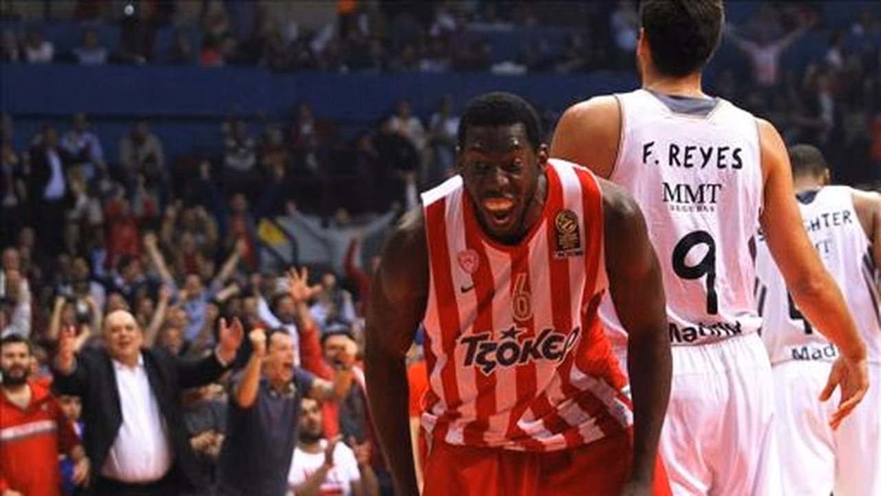 El muro del Pireo: Bryant Dunston repite como Mejor Defensor de la Euroliga