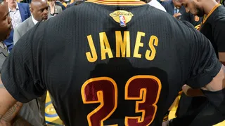 Se acerca el fin de las camisetas con mangas en la NBA