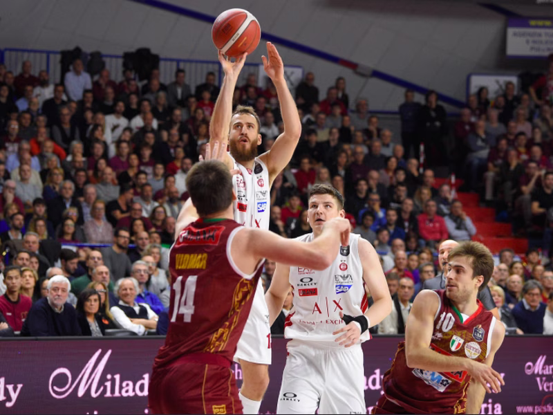 LEGA SERIE A: Virtus Bologna lider, Sassari segundo y Milán gana a Reyer Venezia