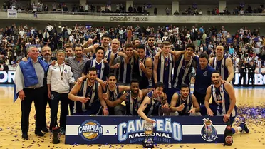 Moncho López, Troy DeVries y Albert Fontet se coronan campeones en Portugal con el Porto