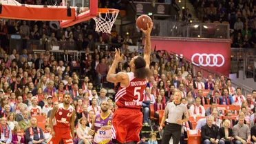 Bayern sigue invicto, Bremerhaven aún no conoce la victoria, Bonn doblega a Berlín