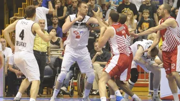 La final de Serbia acaba con un 4 contra 2 tras graves incidentes violentos (vídeo)