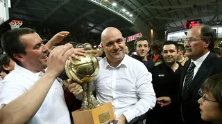 Ovarense, campeón de Portugal: Manolo Povea, primer entrenador español en conseguir una liga extranjera