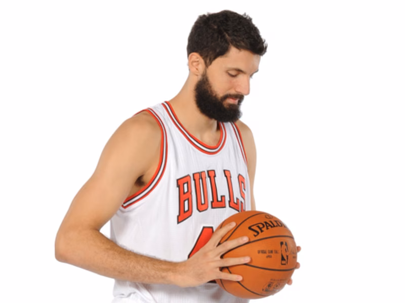 Nikola Mirotic acaba con la especulación y renueva con Chicago Bulls