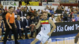 Andorra ve la Luz hacia los playoff en San Sebastián (72-84)