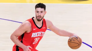 LeBron James toca fondo: 8 pérdidas, 10 puntos y una paliza que nadie vio venir