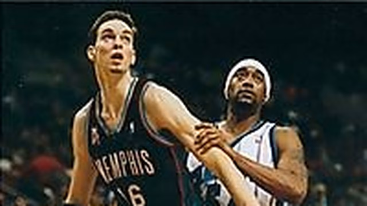 Gasol no brilla en la victoria de Memphis y Varejao se luce