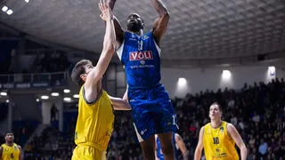 El pívot trotamundos que cierra el juego interior de Bilbao Basket