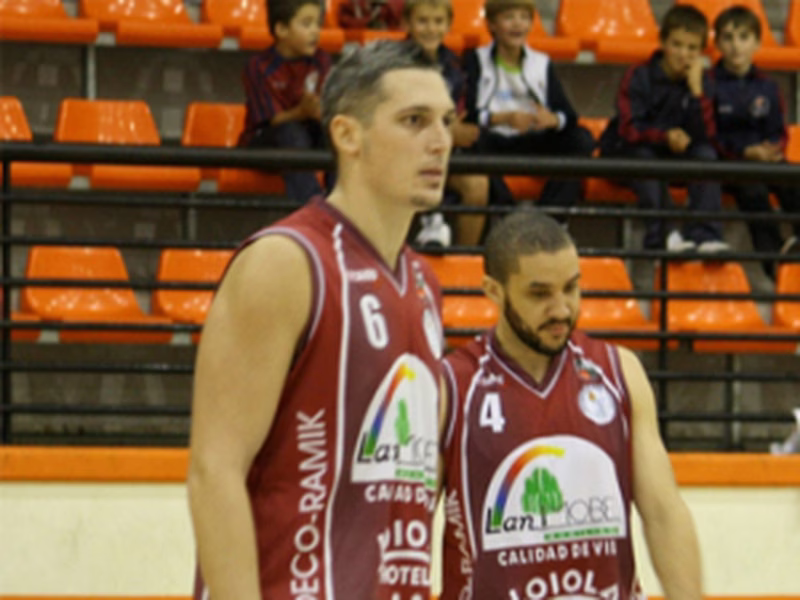 Chris Mortellaro cierra el juego interior de Palencia Baloncesto