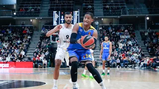 La dicotomía de Jasiel Rivero: seguir en Maccabi o decidirse por esta oferta