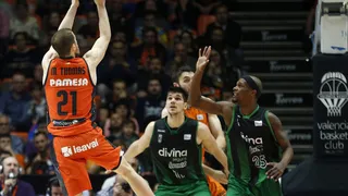 Un fulgurante tercer cuarto del Valencia sentencia al Joventut 93-80