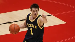 Stu Douglass dará sus primeros pasos como profesional en Planasa Navarra