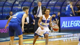 Daron Russell, 88 puntos en sus dos primeros partidos como profesional