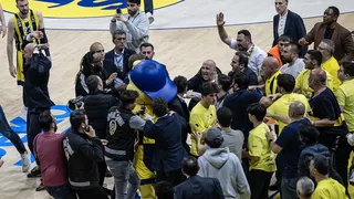 Euroliga viral: caos en Estambul, caramelos de una periodista y tres series al juego 5