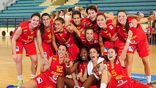España certifica el verano perfecto ganando a Francia (60-46)