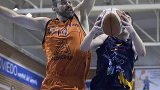 Oviedo rompe la imbatibilidad de Lleida en un partidazo. Huesca sorprende al Breogán