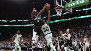 NBA Playoffs: Paliza escandalosa de Grizzlies ante Warriors y remontada final de Bucks.