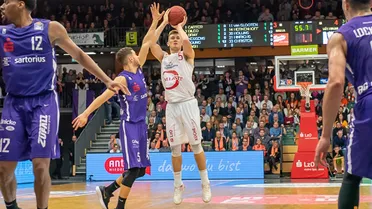 Tú a Múnich y yo a Zaragoza: T.J. Brey y D.J. Seeley intercambian puestos