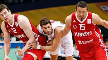 Apagón histórico y derrota ante Turquía, borrón de España para acabar la primera fase