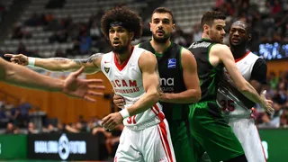 El UCAM Murcia respira en Badalona (86-94)