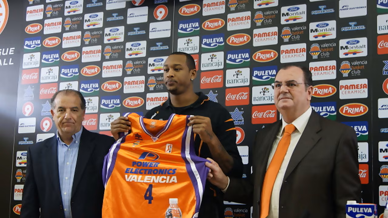 JR Giddens deja de ser jugador del Power Electronics Valencia