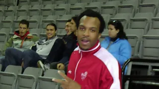 ¿Dónde está Danya Abrams?