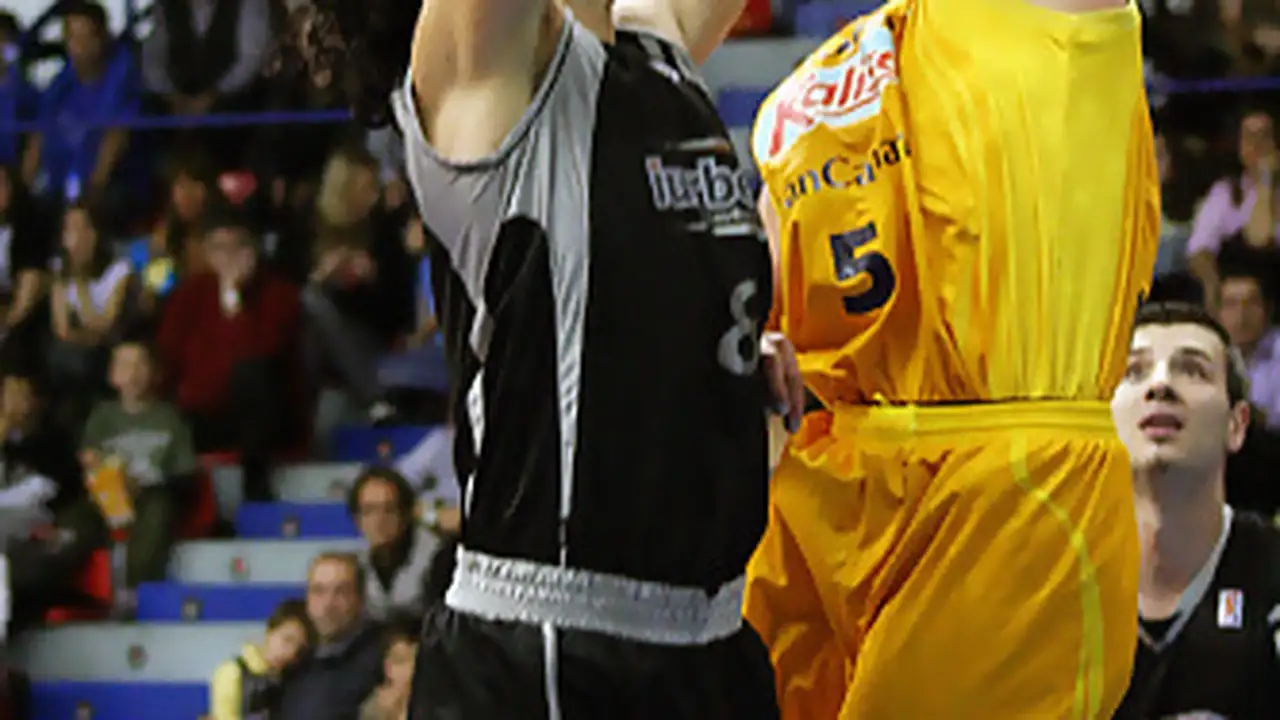 El CB Gran Canaria renueva a James Augustine