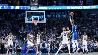 Resumen NBA: Bucks serán los mejores, Mavs mantiene opciones y Clippers vence en el derbi