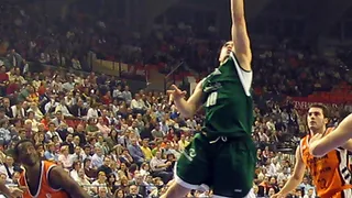 El Unicaja renueva al base malagueño Carlos Cabezas