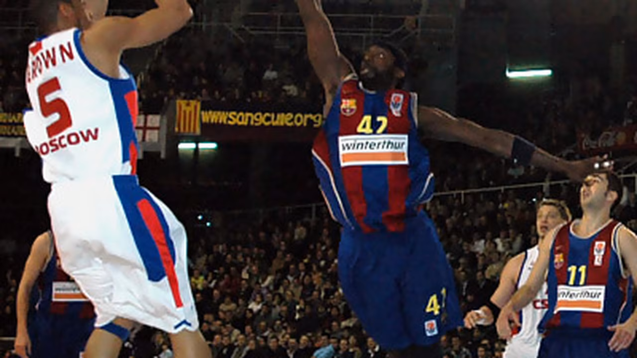 El Barça renueva a Ilievski pero corta a Drejer y Devin Davis