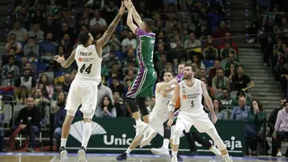 Jaime Fernández decide el mejor partido de la temporada (103-102)