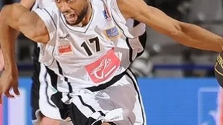 Anthony Dobbins, sustituto temporal de Michael Umeh