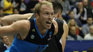 Luke Sikma, un currante liderando el Alba de Aíto