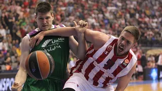 El triple sentencia a Unicaja en la sala Pionir ante el Crvena Zvezda (87-73)