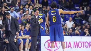 Víctor Sada renueva como azulgrana hasta 2014