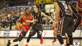 Sammic doblega al imbatido Xuven. Séxtuple empate en cabeza. Gelazonia, MVP