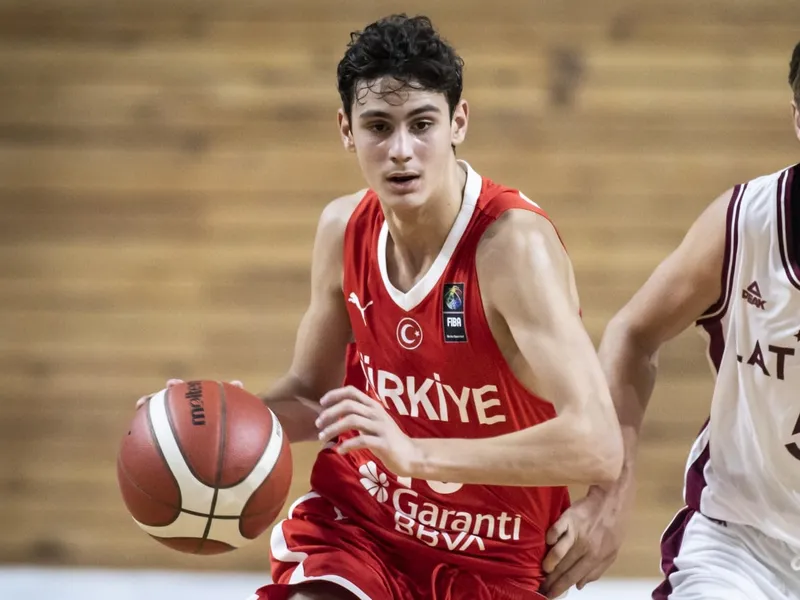 Omer Kutluay, perla del Real Madrid, se sale en el Eurobasket U16